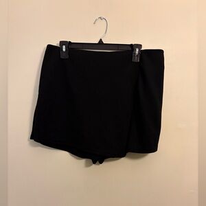 Black Skort
